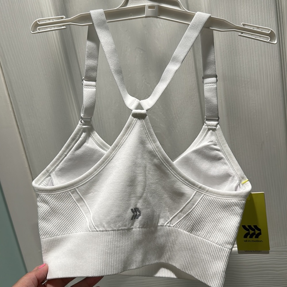 BNWT women’s racer back sports bra white size M - Picture 2 of 3